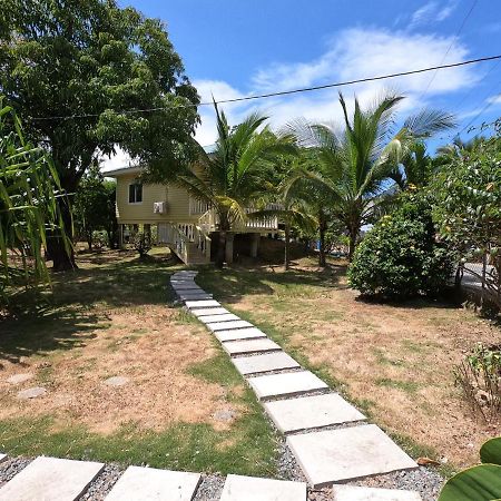 Single-Family Home With Gated Tropical Yard เวสต์เอนด์ ภายนอก รูปภาพ