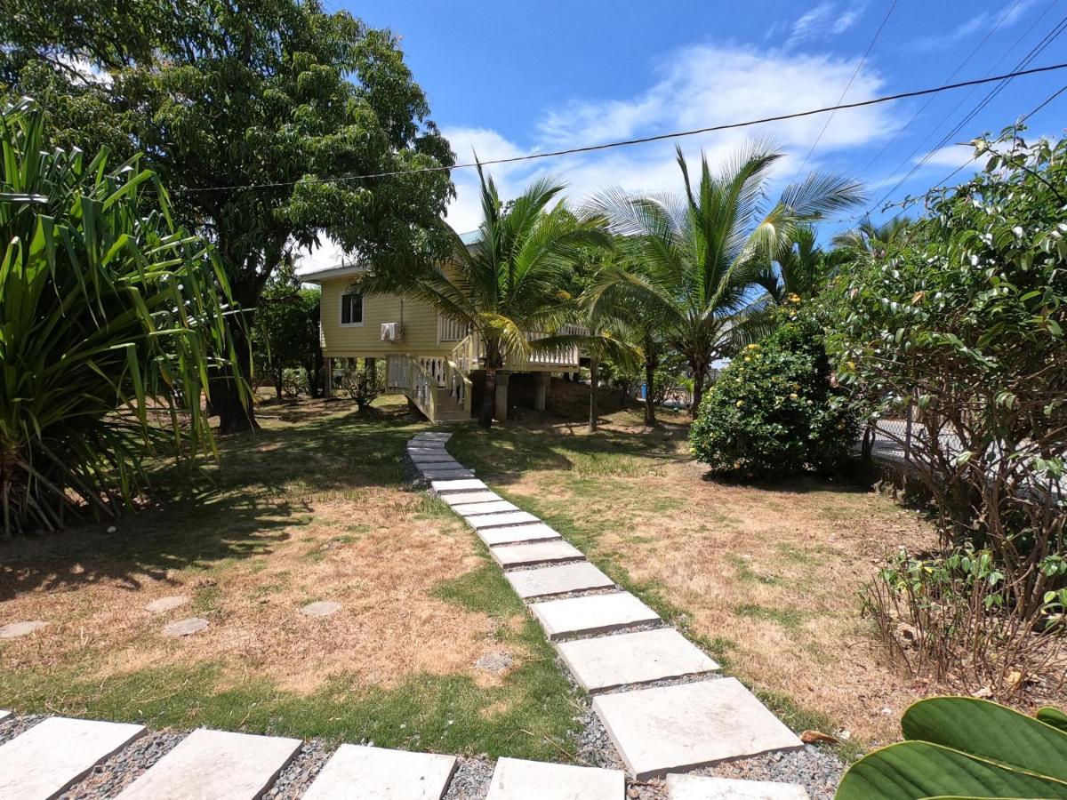 Single-Family Home With Gated Tropical Yard เวสต์เอนด์ ภายนอก รูปภาพ